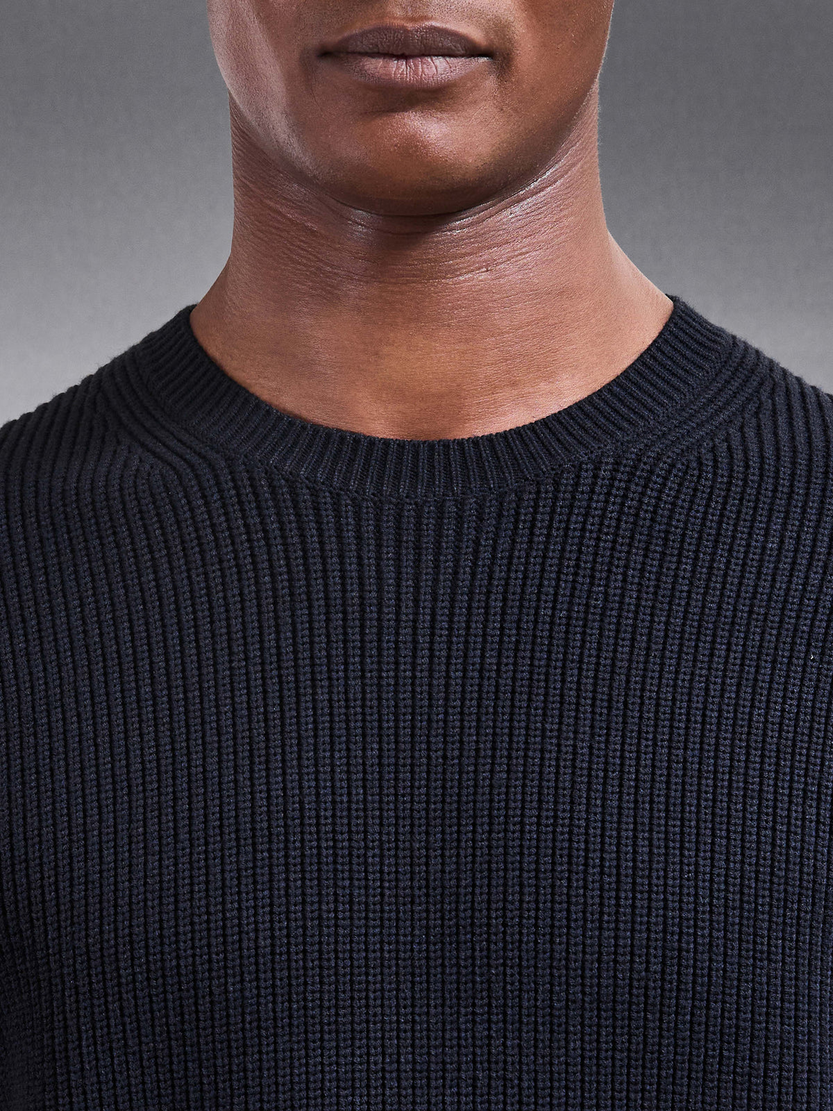 Chunky Ribbed Sweatshirt in Navy