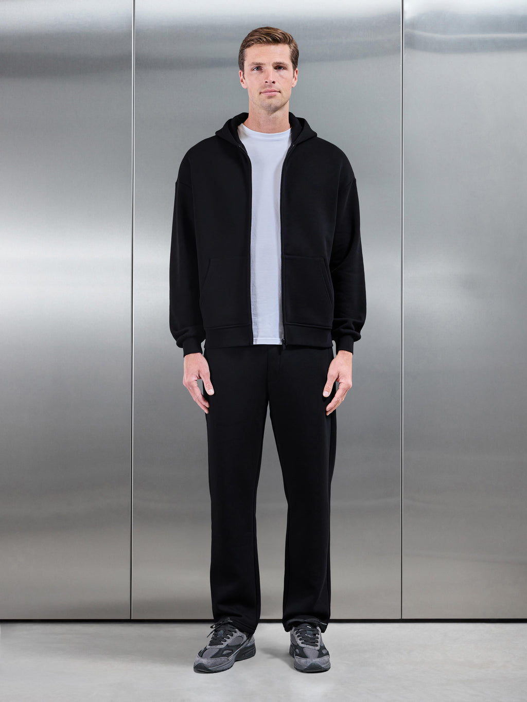 Essential Relaxed Zip Hoodie in Black