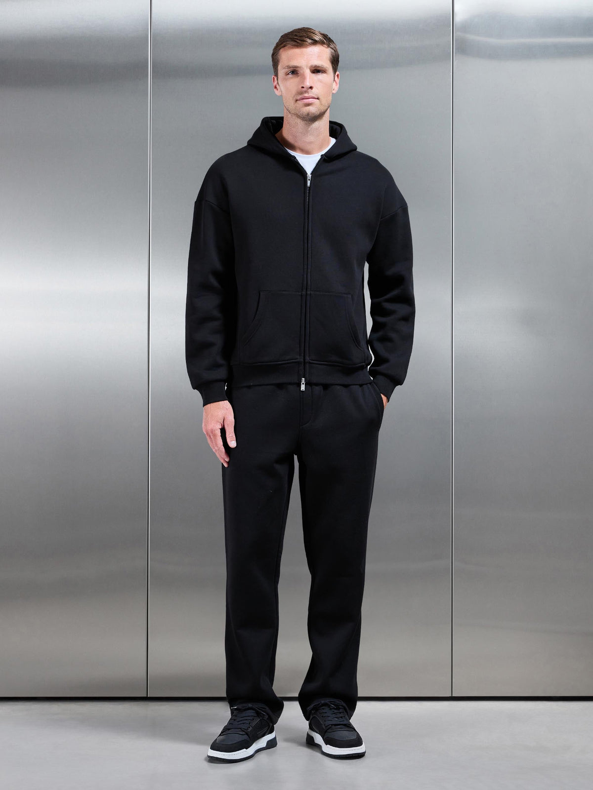Essential Relaxed Fit Zip Through Hoodie in Black – relaxed fit men's hoodie – view 2